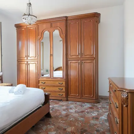 Corrado Ricci Halldis Apartmán *
